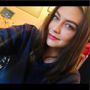 Meet your Posher, Corinne